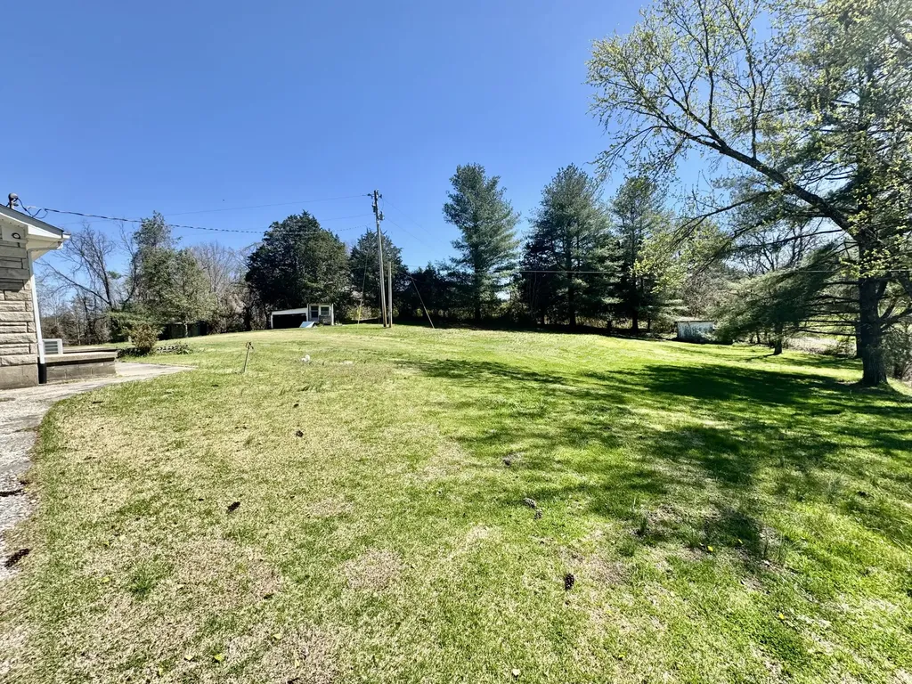 521 Clearcreek Road Irvine KY 40336