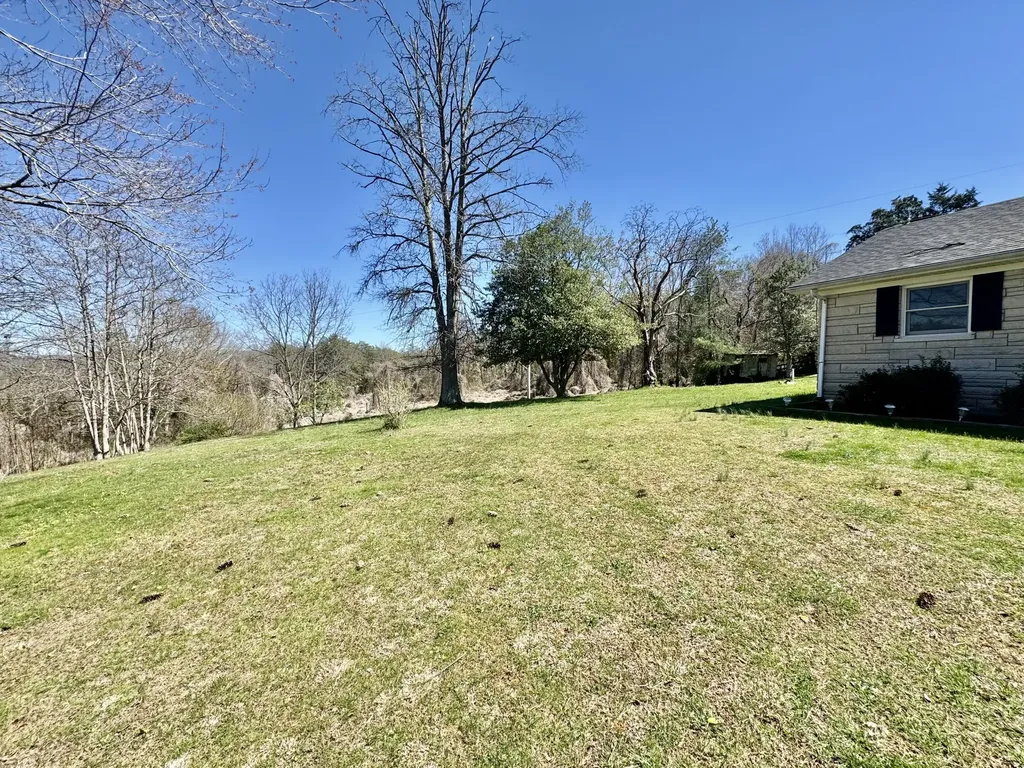 521 Clearcreek Road Irvine KY 40336