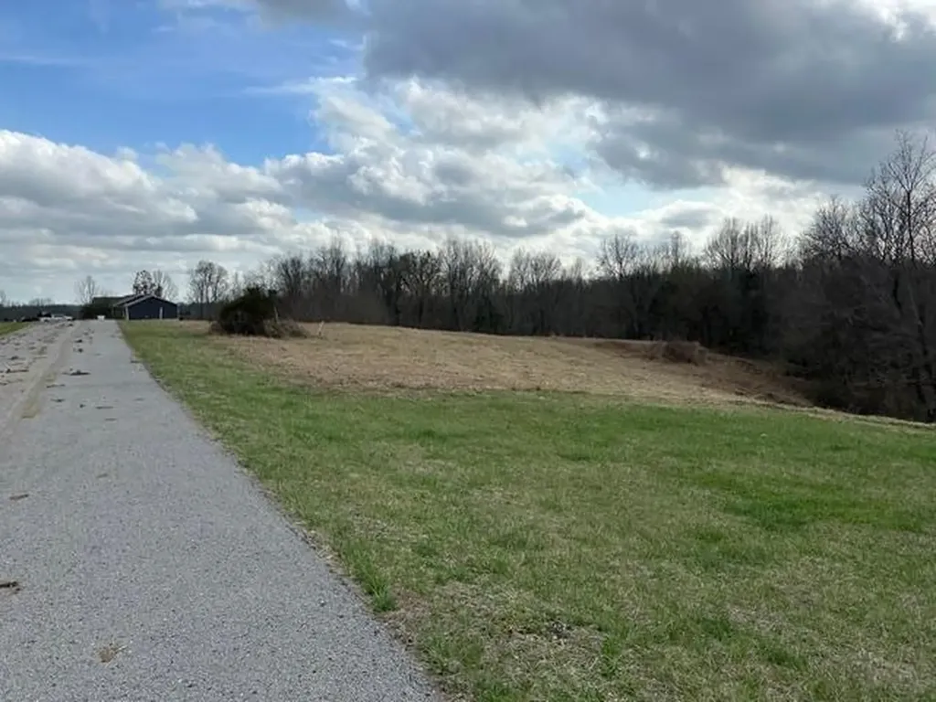 1 Landings Court Willisburg KY 40078