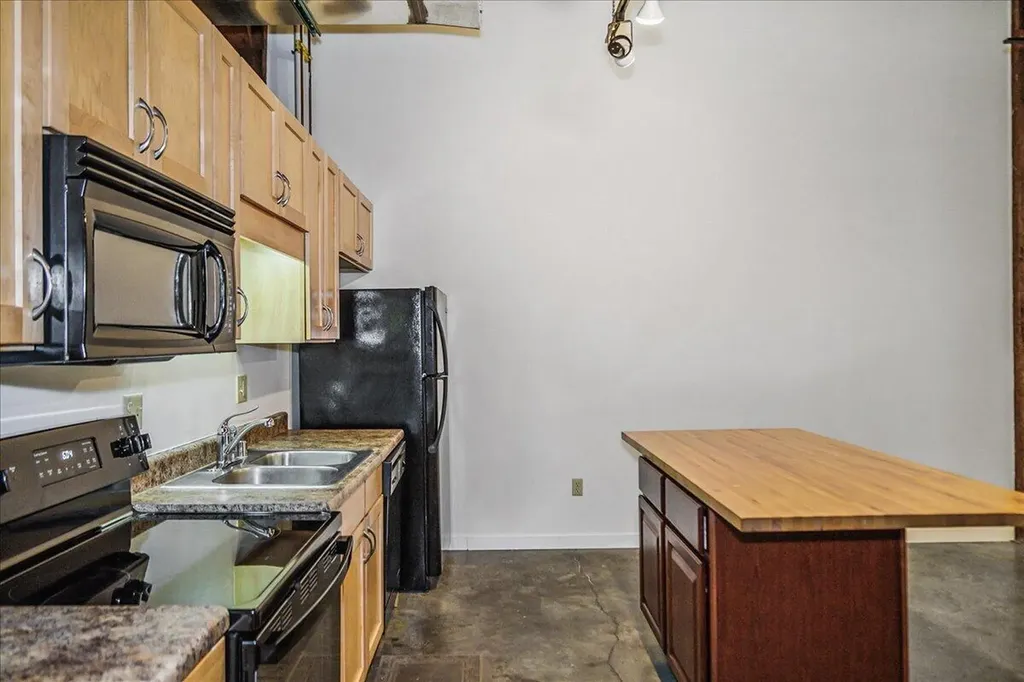 585 S Upper Street Lexington KY 40508