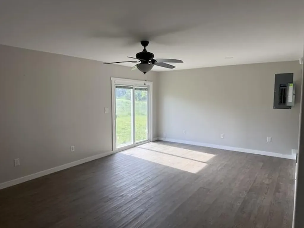 3886 N Stepstone Road Owingsville KY 40360