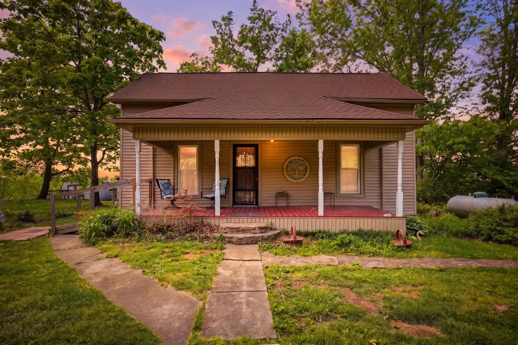 1087 Searcy School Road Lawrenceburg KY 40342