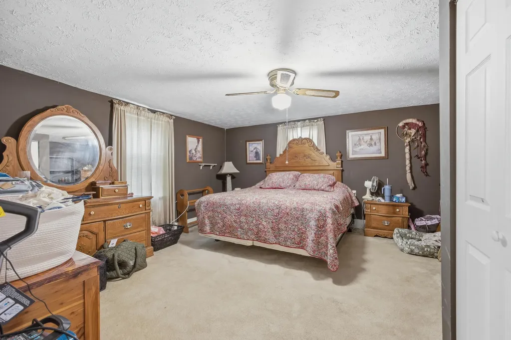 1087 Searcy School Road Lawrenceburg KY 40342