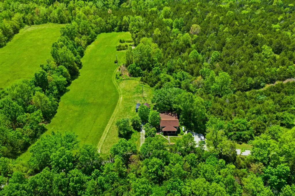 1087 Searcy School Road Lawrenceburg KY 40342