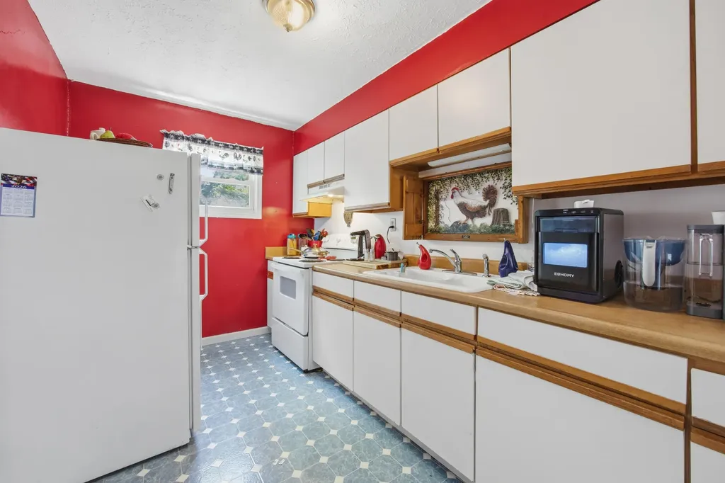 1087 Searcy School Road Lawrenceburg KY 40342