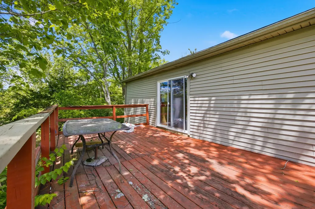 1087 Searcy School Road Lawrenceburg KY 40342
