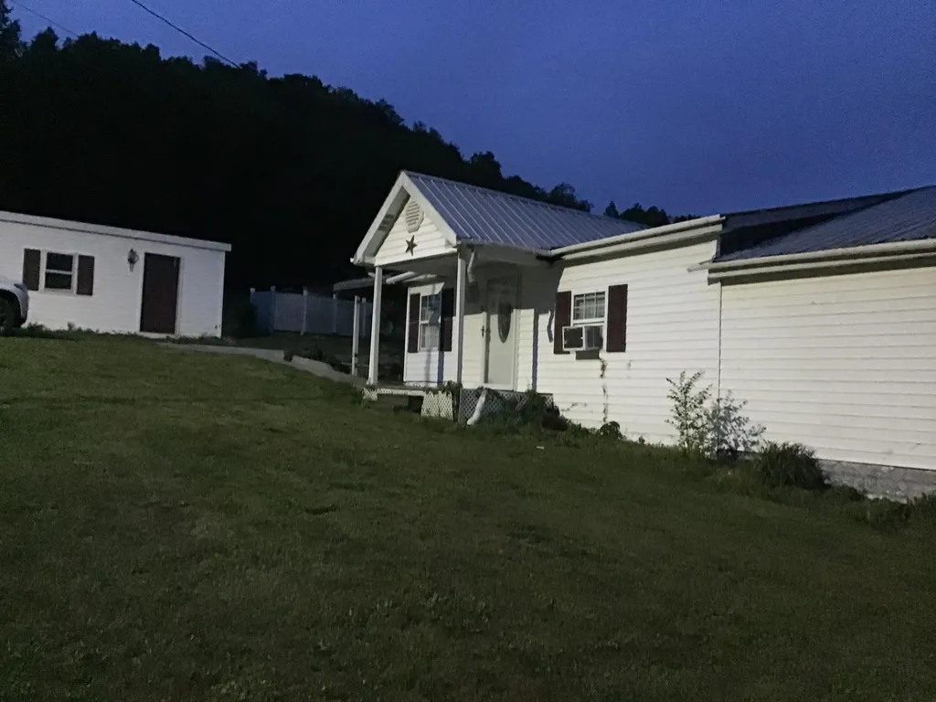 200 Brown Hollow Road Hustonville KY 40437
