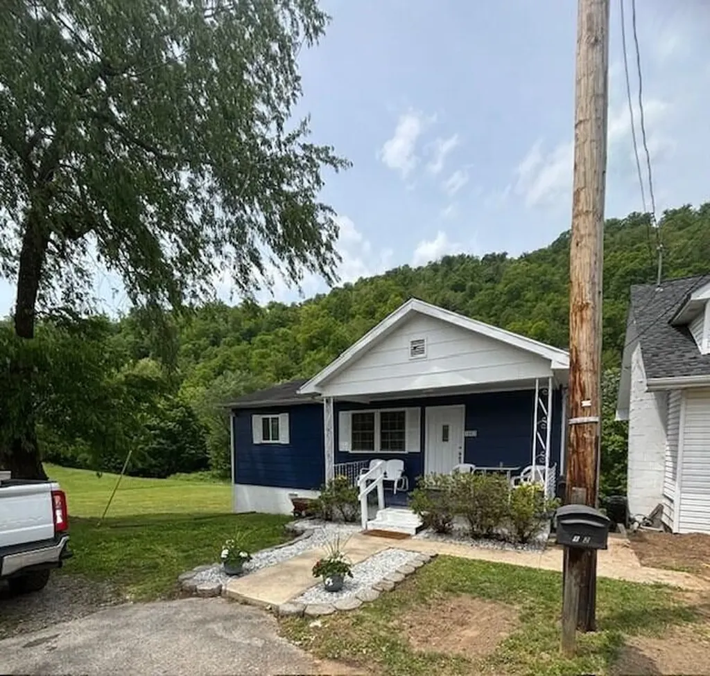 102 Cardinal Drive Ivel KY 41642