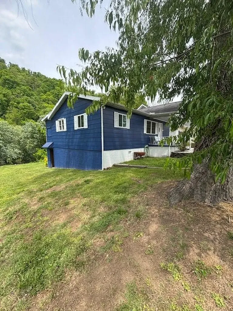 102 Cardinal Drive Ivel KY 41642