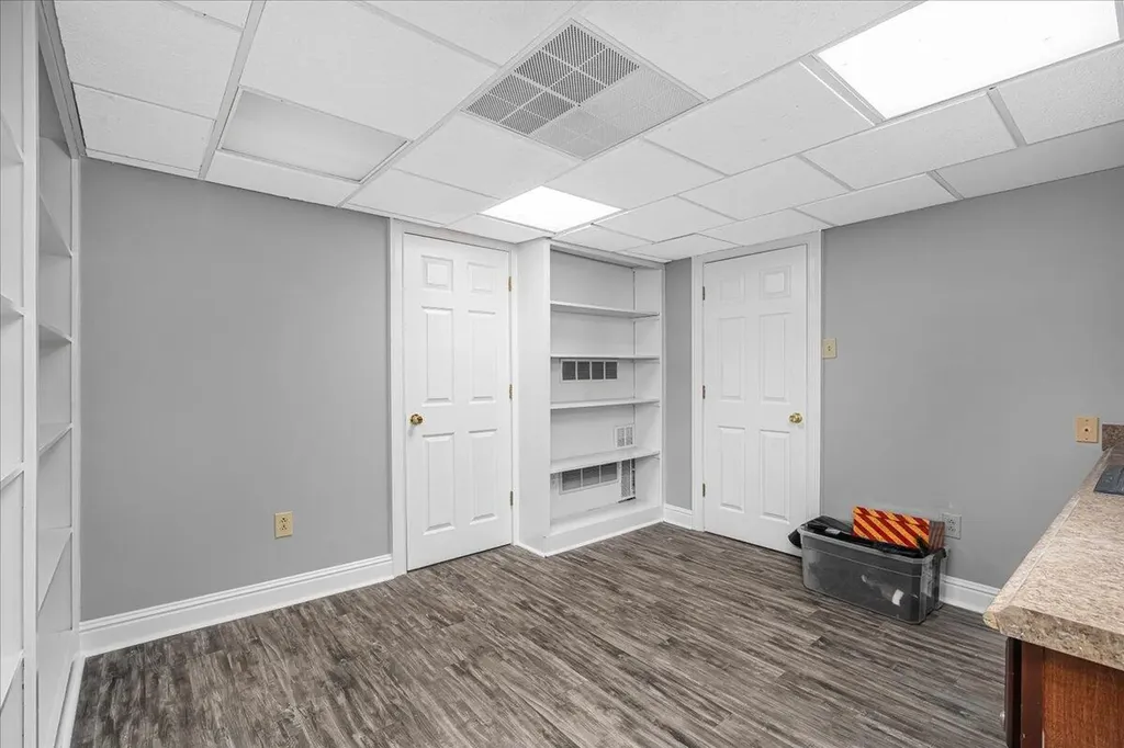 1371 Strawberry Lane Lexington KY 40502
