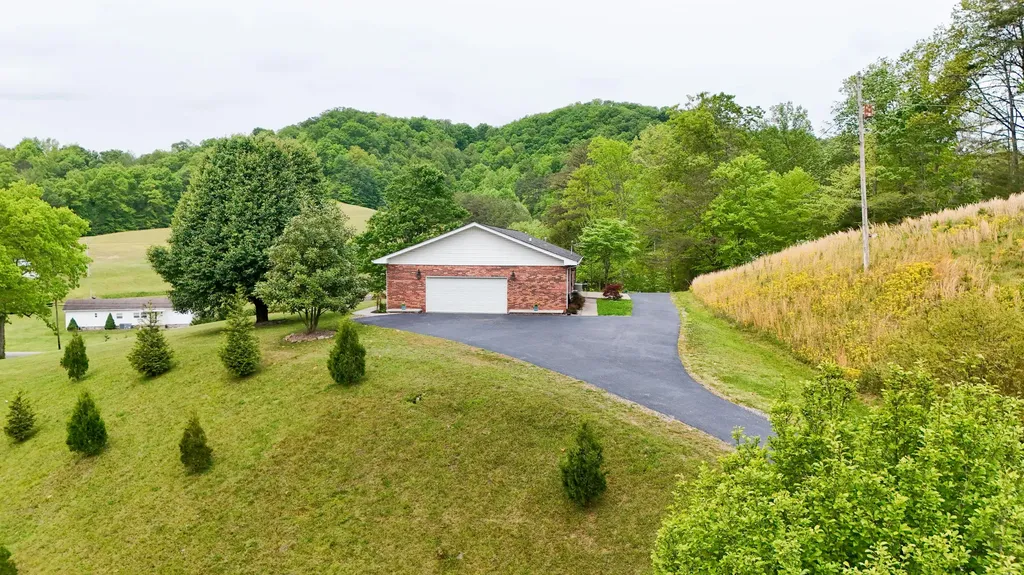 85 Mary Ann Drive Gray KY 40734