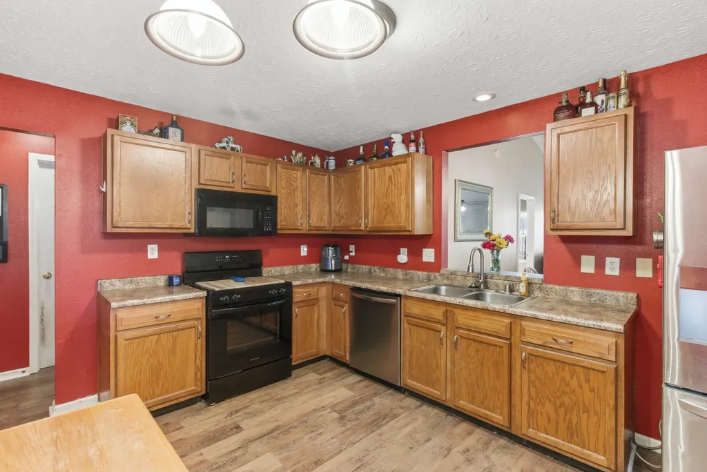 1937 Lost Trail Lane Lexington KY 40511