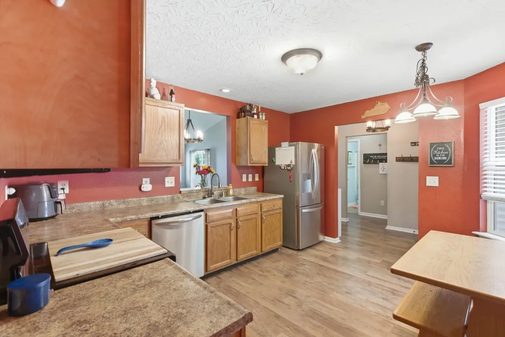1937 Lost Trail Lane Lexington KY 40511