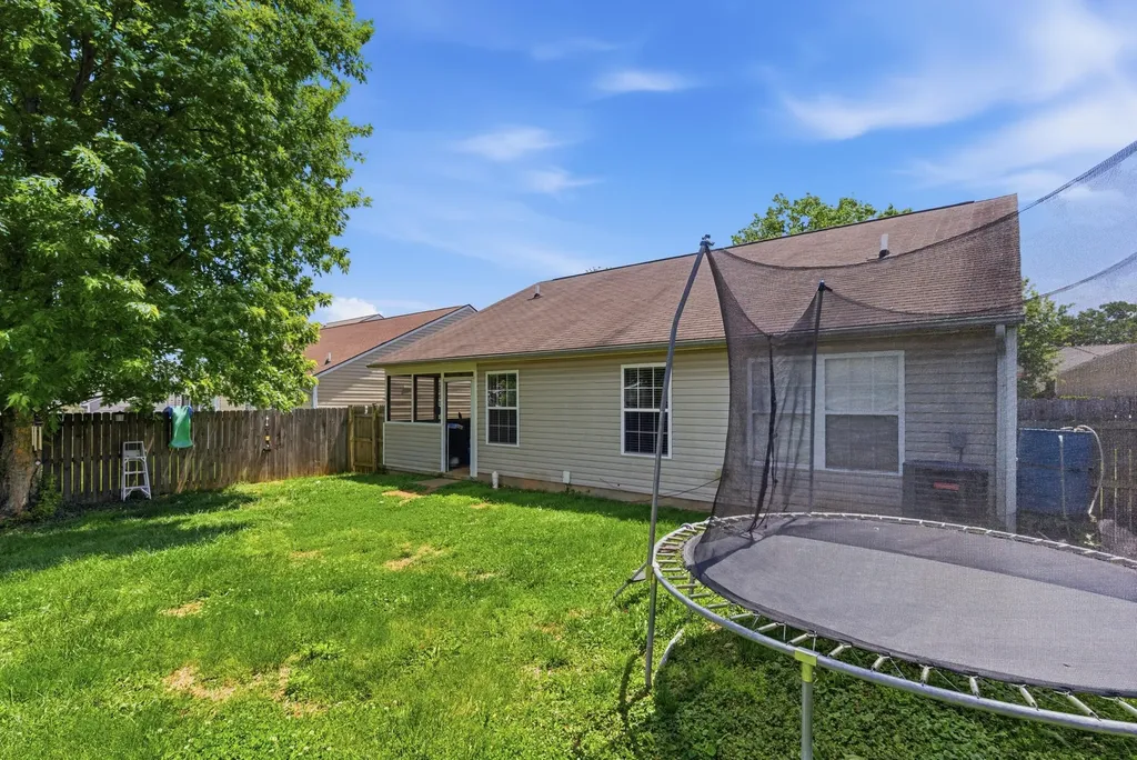 1937 Lost Trail Lane Lexington KY 40511
