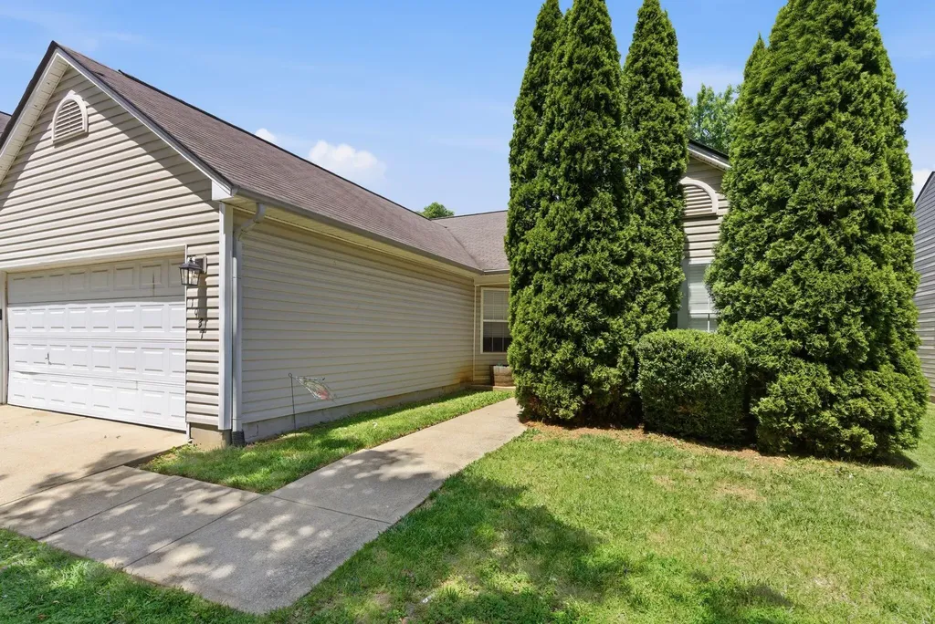1937 Lost Trail Lane Lexington KY 40511