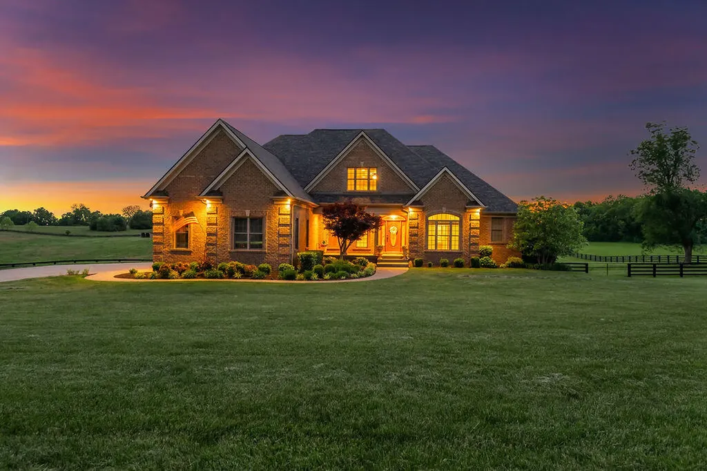 108 Stirling Lane Versailles KY 40383