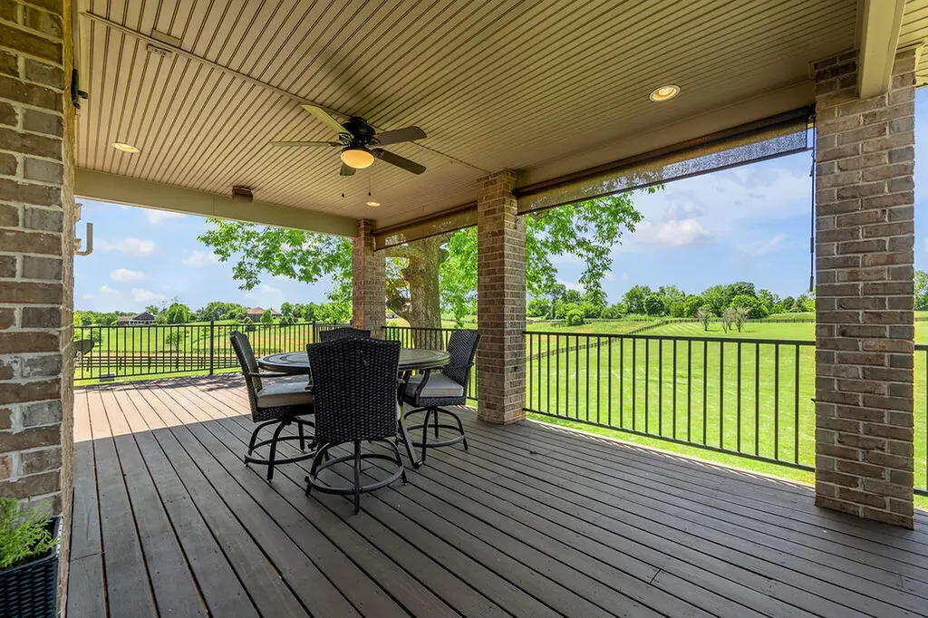 108 Stirling Lane Versailles KY 40383