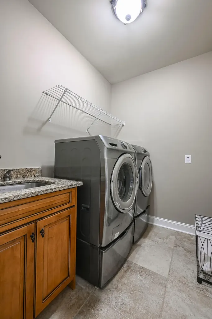 108 Stirling Lane Versailles KY 40383