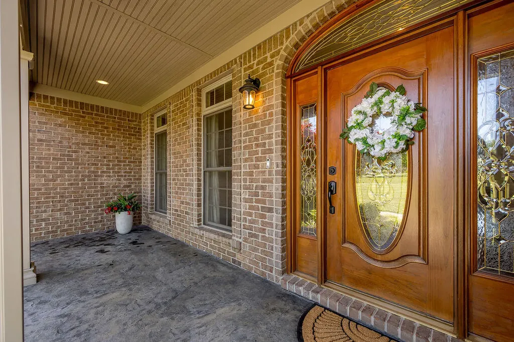 108 Stirling Lane Versailles KY 40383