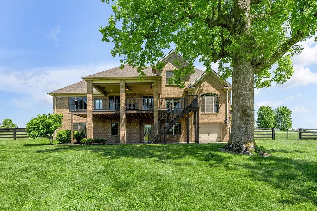 108 Stirling Lane Versailles KY 40383