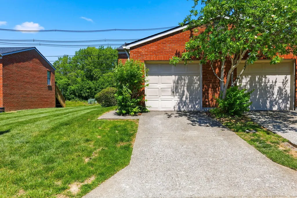 3629 Squires Woods Way Lexington KY 40515