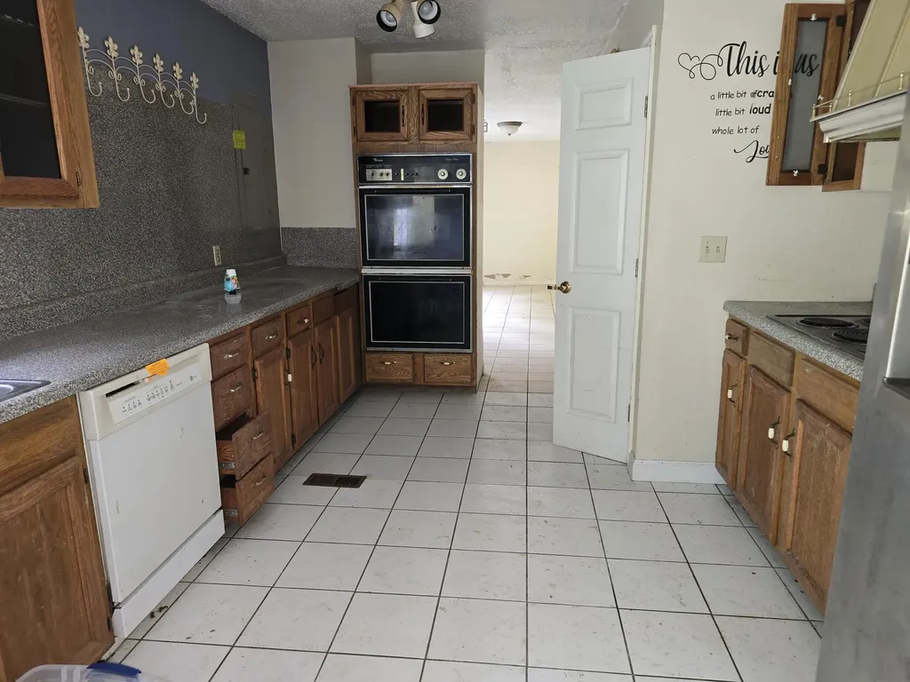 9529 Highway 92 Pineville KY 40977