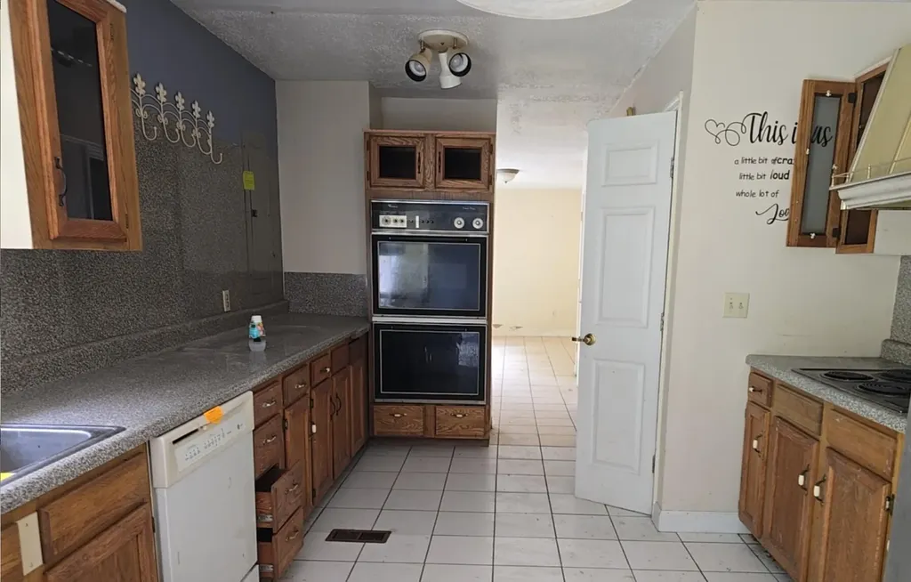 9529 Highway 92 Pineville KY 40977