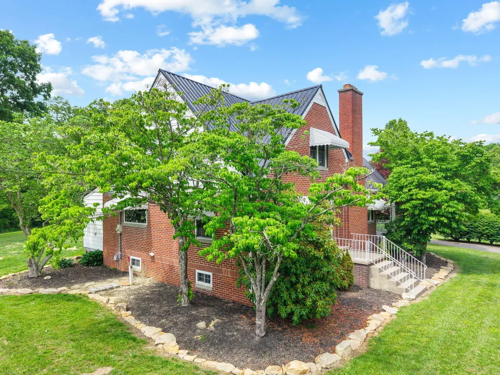 7850 Cumberland Falls Highway Corbin KY 40701
