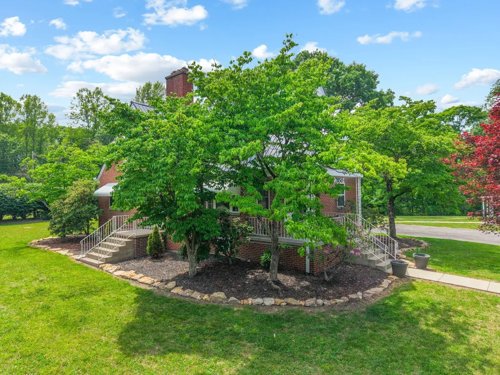 7850 Cumberland Falls Highway Corbin KY 40701