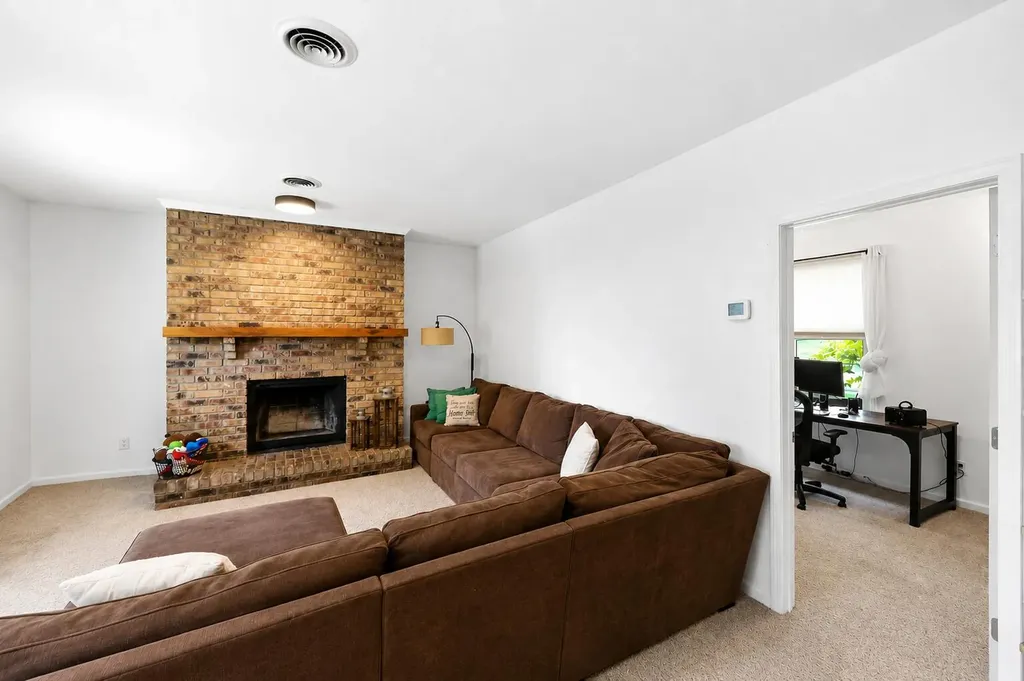 282 S Eagle Creek Drive Lexington KY 40515