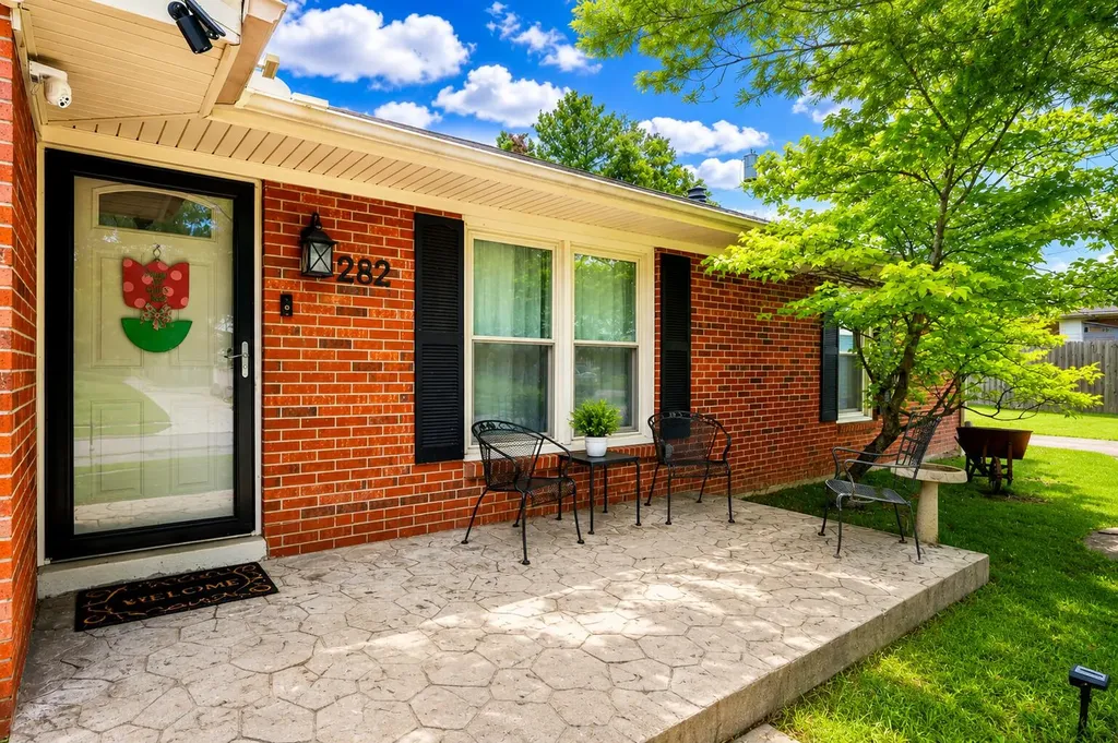 282 S Eagle Creek Drive Lexington KY 40515