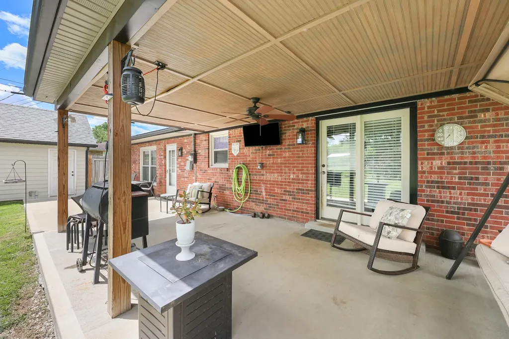 282 S Eagle Creek Drive Lexington KY 40515