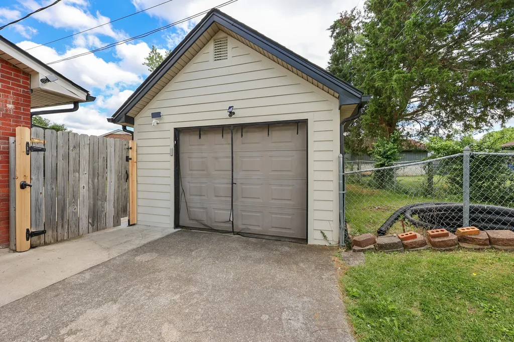 282 S Eagle Creek Drive Lexington KY 40515