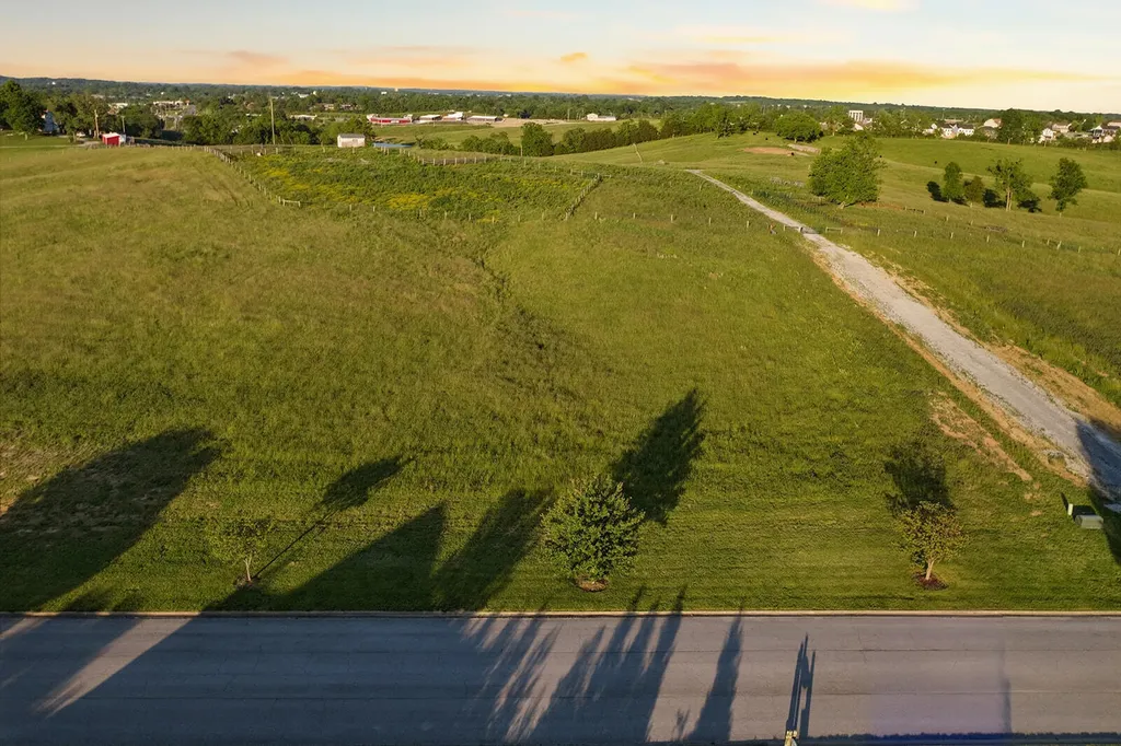 5 Nautical Way Lawrenceburg KY 40342