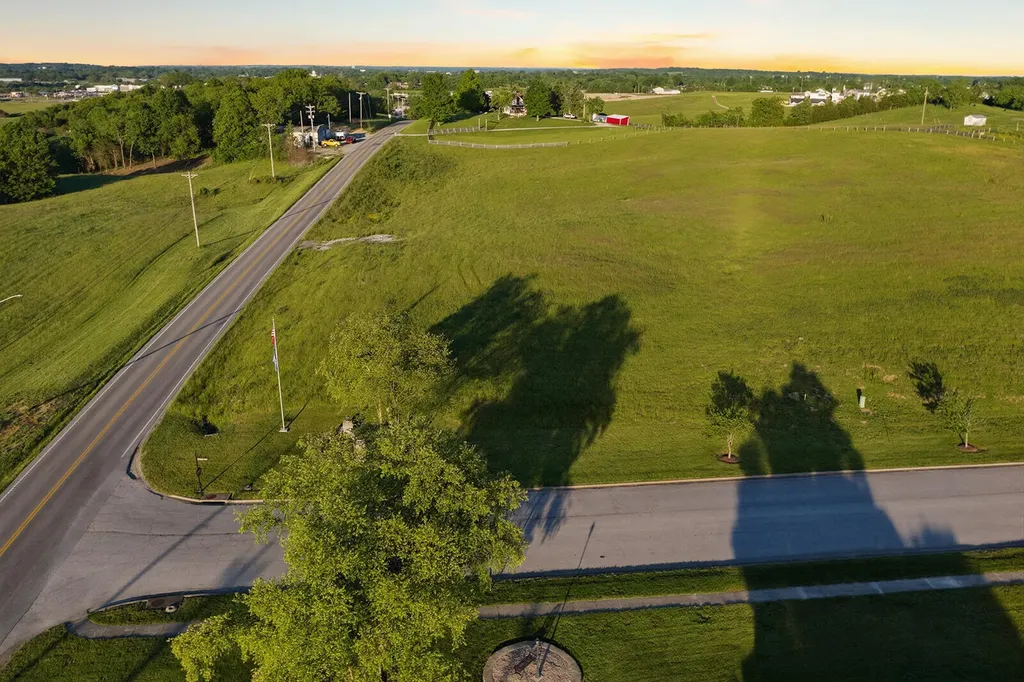 2 Nautical Way Lawrenceburg KY 40342