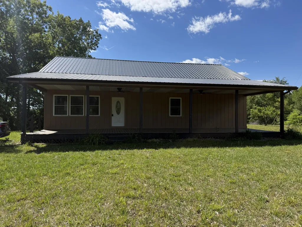 200 Hudson Lane Russell Springs KY 42642