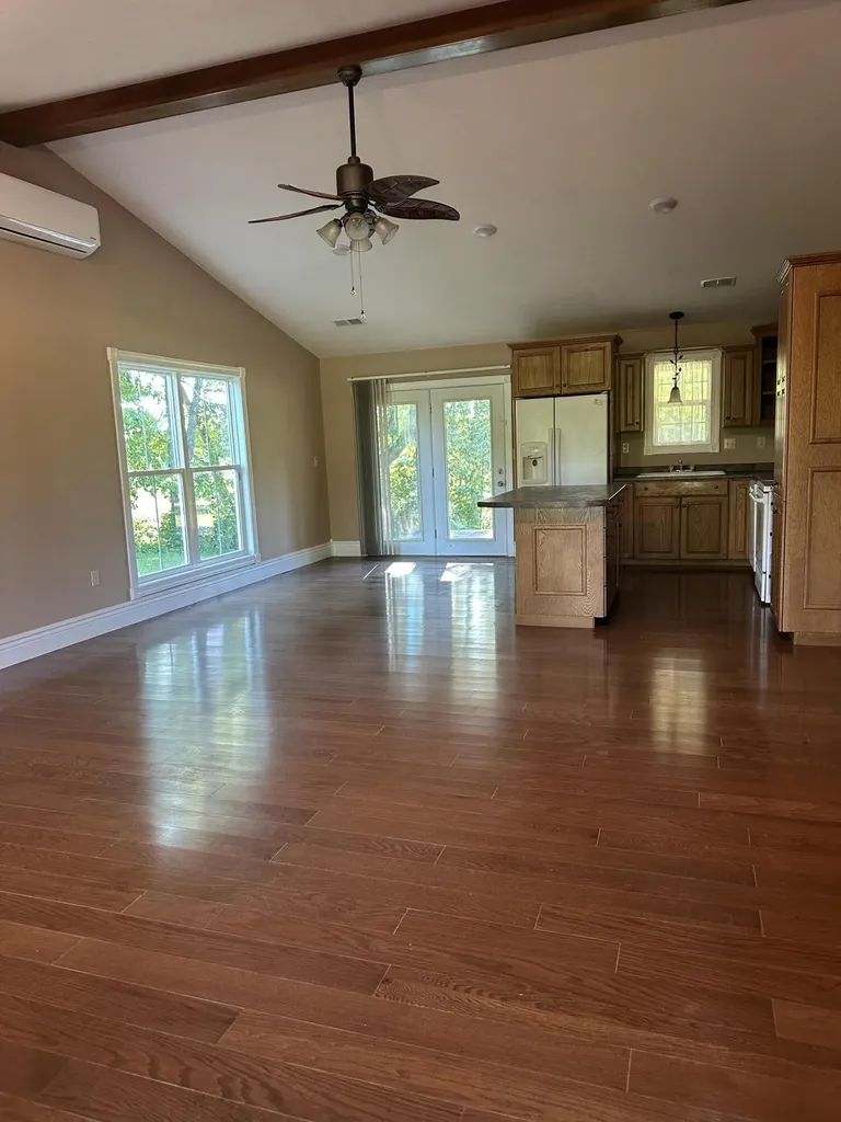 200 Hudson Lane Russell Springs KY 42642