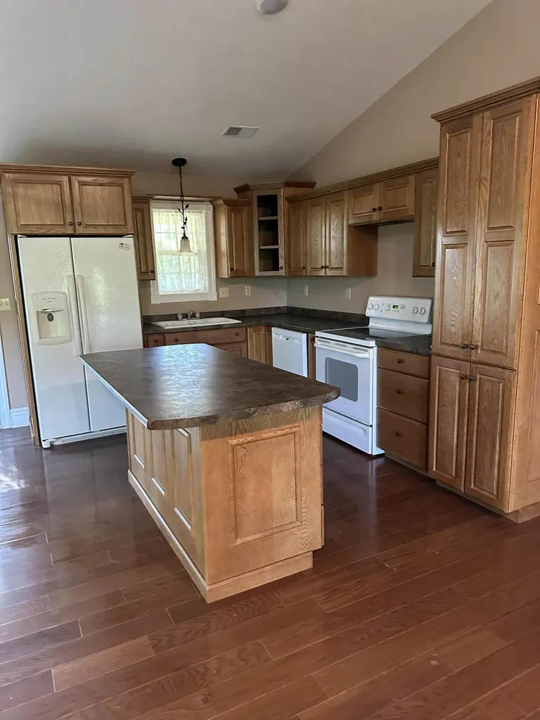 200 Hudson Lane Russell Springs KY 42642