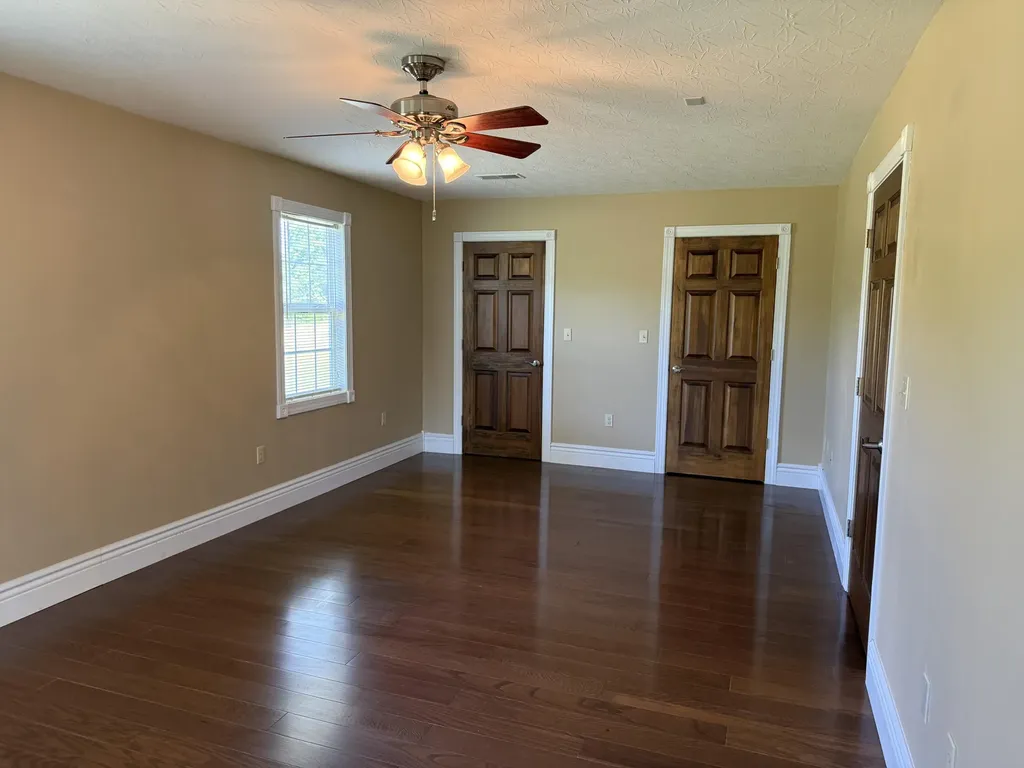 200 Hudson Lane Russell Springs KY 42642