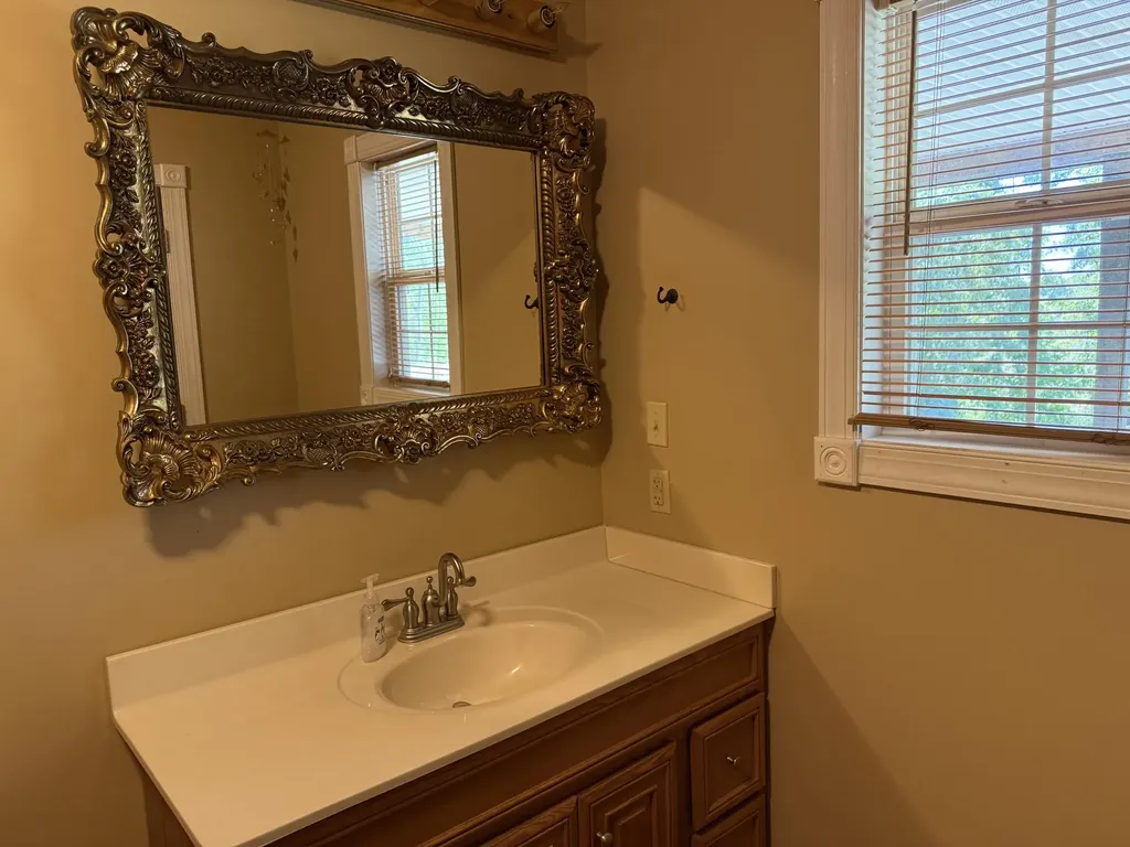 200 Hudson Lane Russell Springs KY 42642