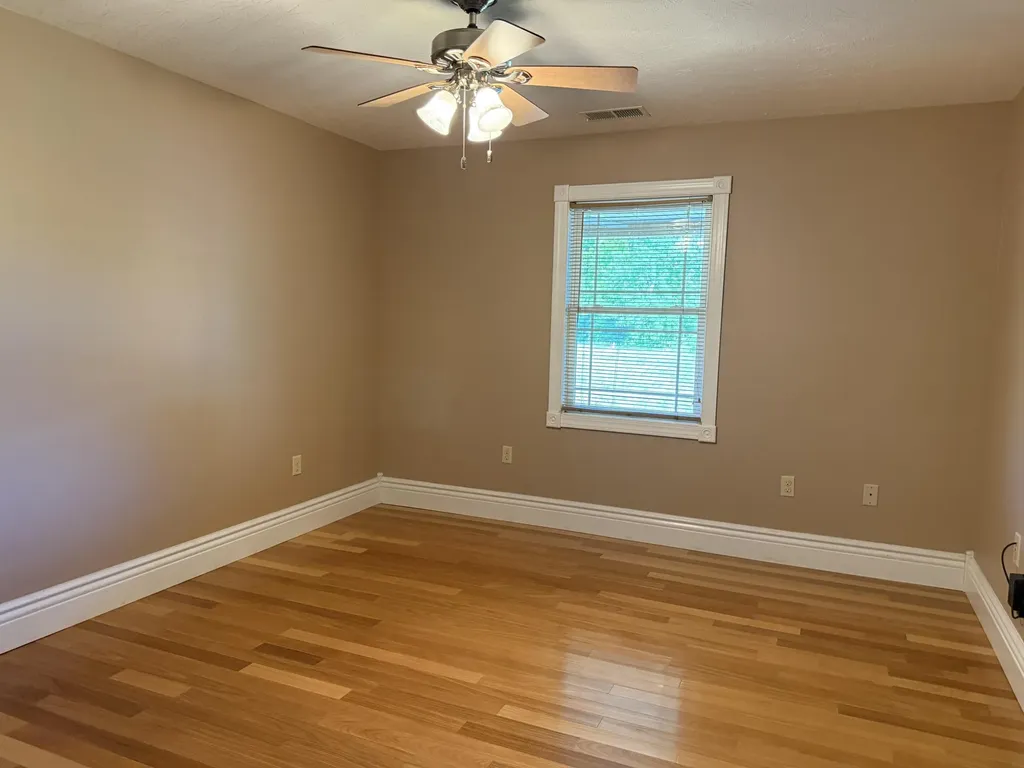 200 Hudson Lane Russell Springs KY 42642