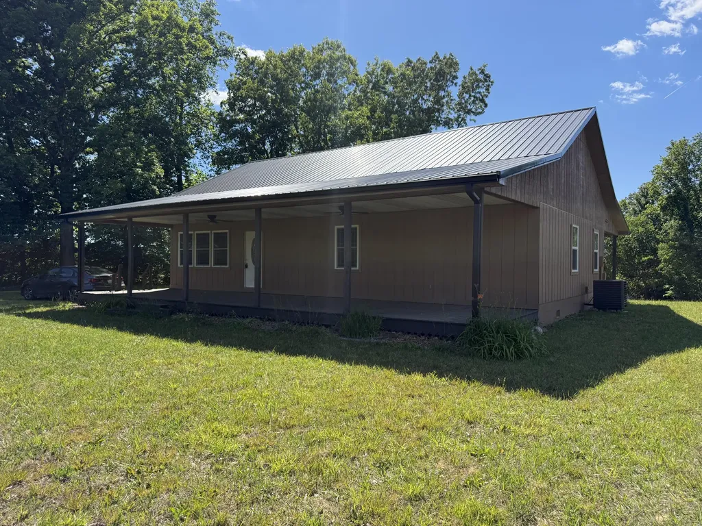 200 Hudson Lane Russell Springs KY 42642