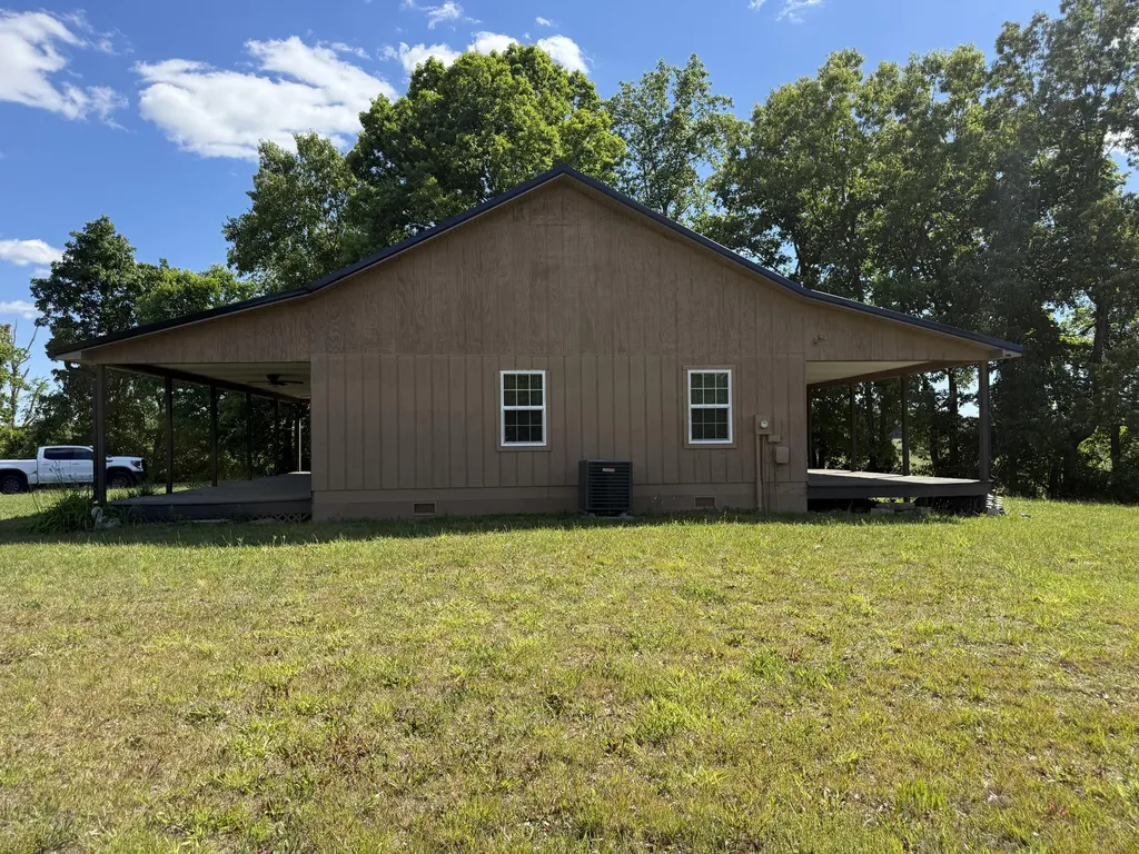 200 Hudson Lane Russell Springs KY 42642