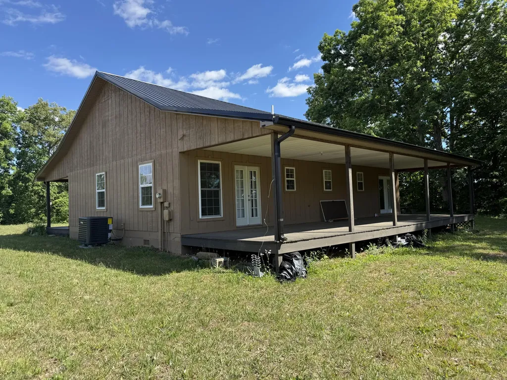 200 Hudson Lane Russell Springs KY 42642