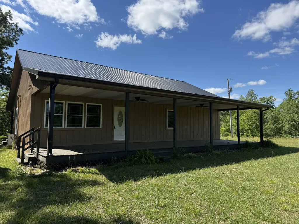 200 Hudson Lane Russell Springs KY 42642