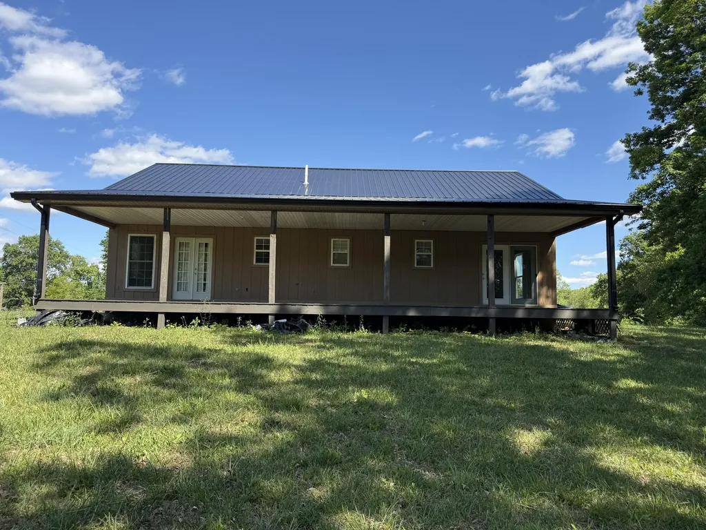200 Hudson Lane Russell Springs KY 42642