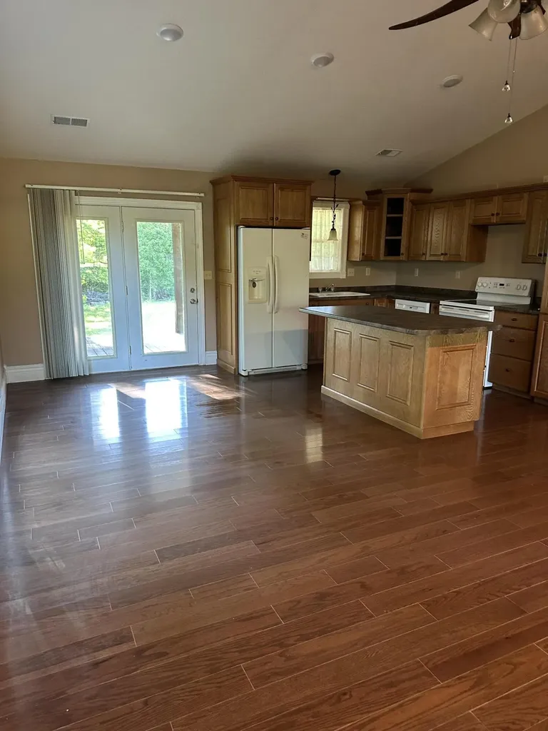 200 Hudson Lane Russell Springs KY 42642