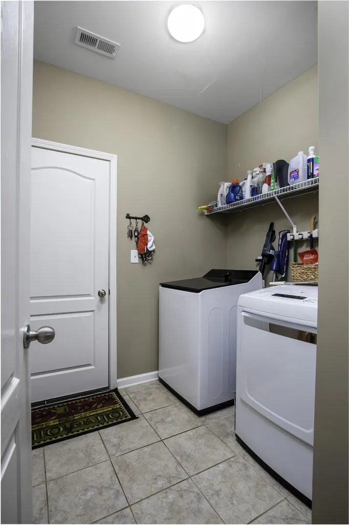 393 Gleneagles Way Versailles KY 40383