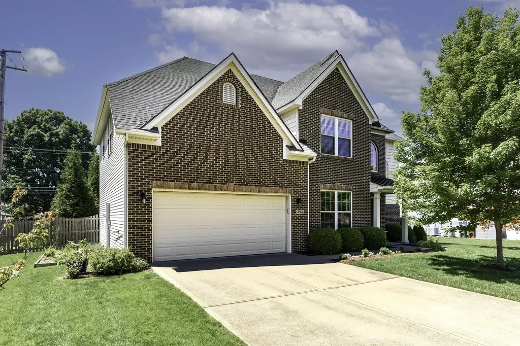 393 Gleneagles Way Versailles KY 40383