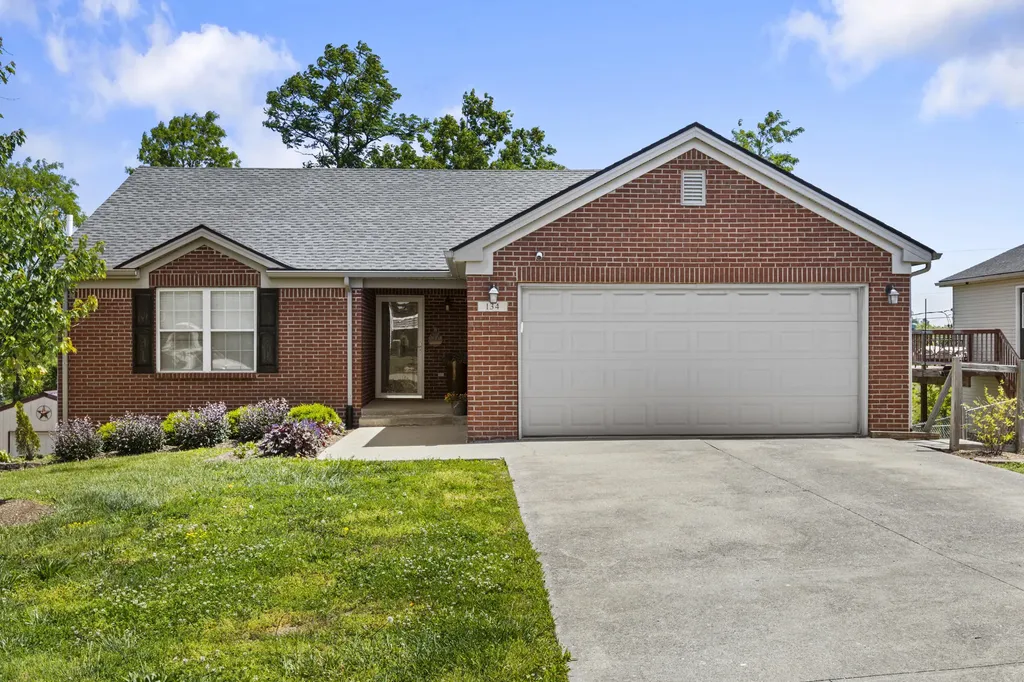 134 Hunter Ridge Drive Lawrenceburg KY 40342
